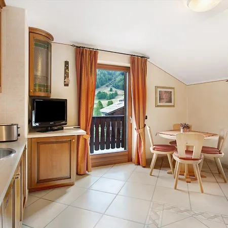 Aris Big Family Apartment